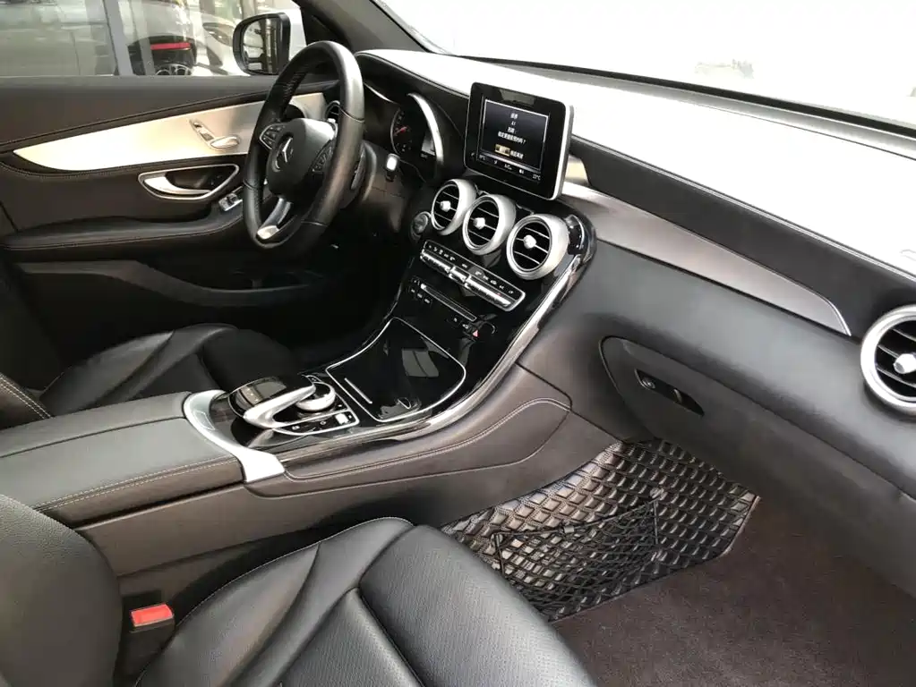 Mercedes-Benz GLC 2019 — фото 17