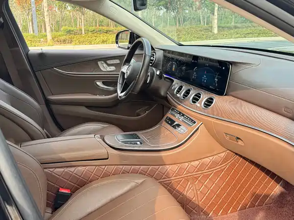 Mercedes-Benz E-Class 2022
