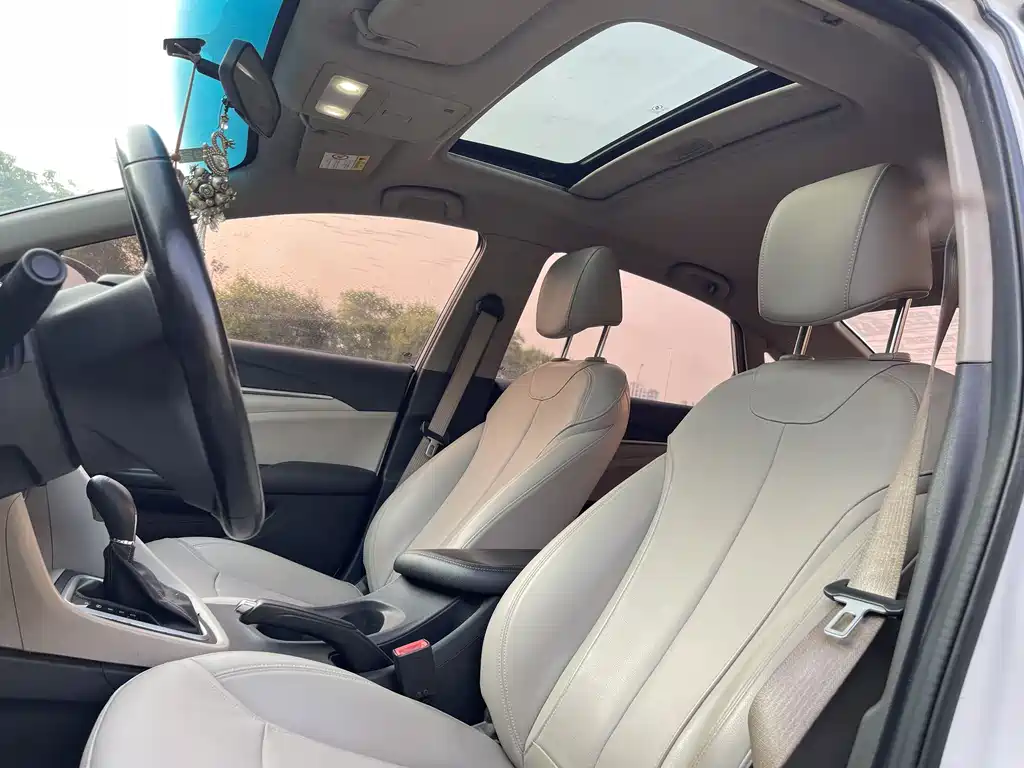 Buick Excelle 2018 — фото 11
