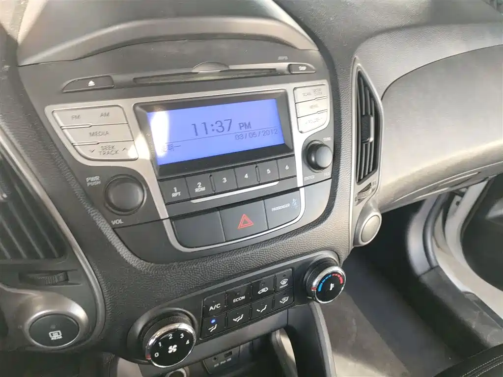 Hyundai ix35 2017 — фото 13
