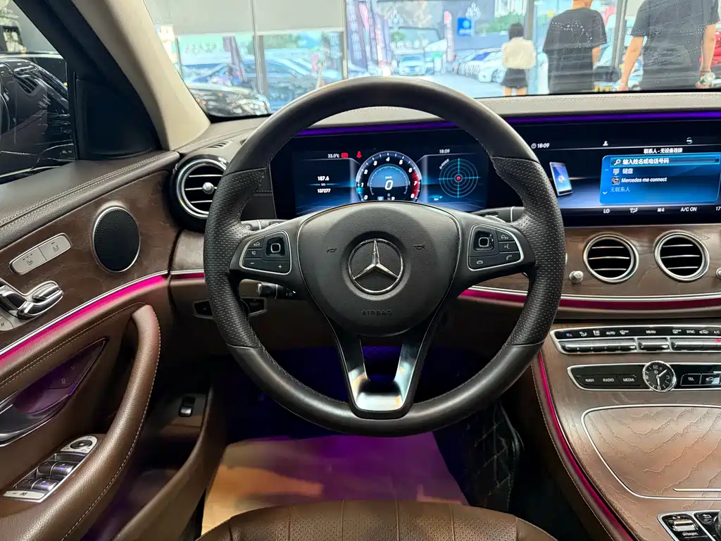 Mercedes-Benz E-Class 2018 — фото 15