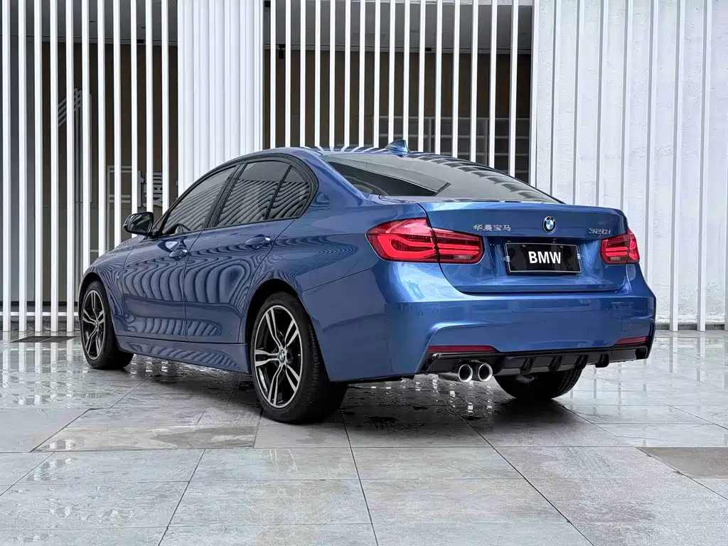 BMW 3 Series 2019 — фото 19