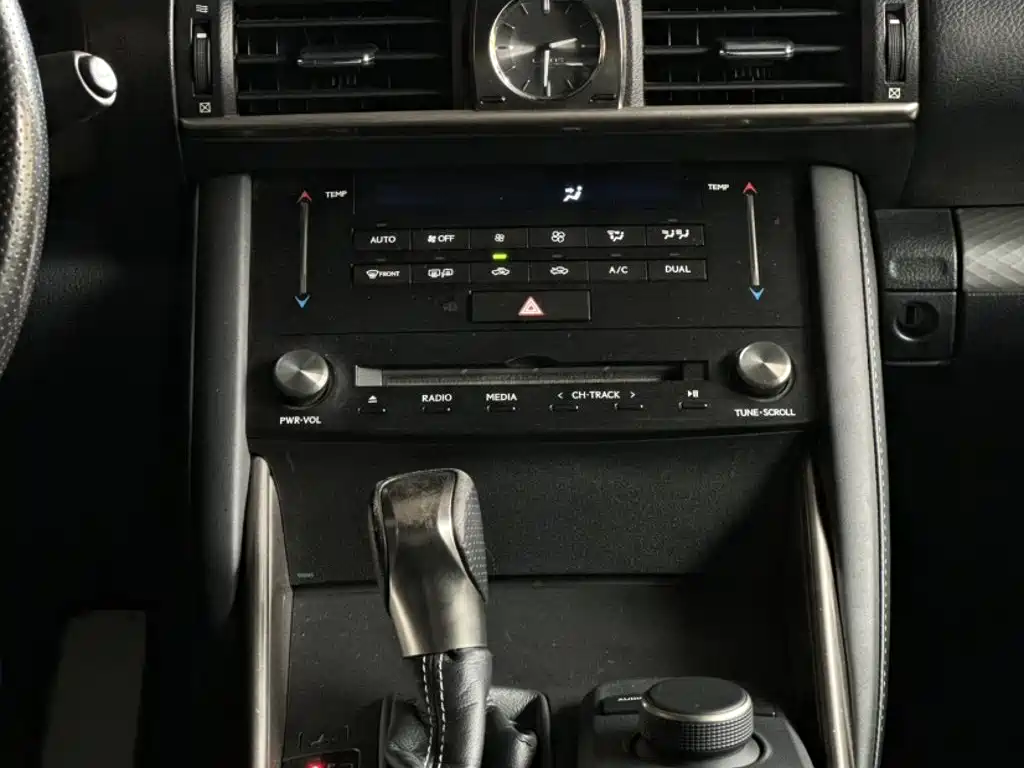 Lexus IS 2018