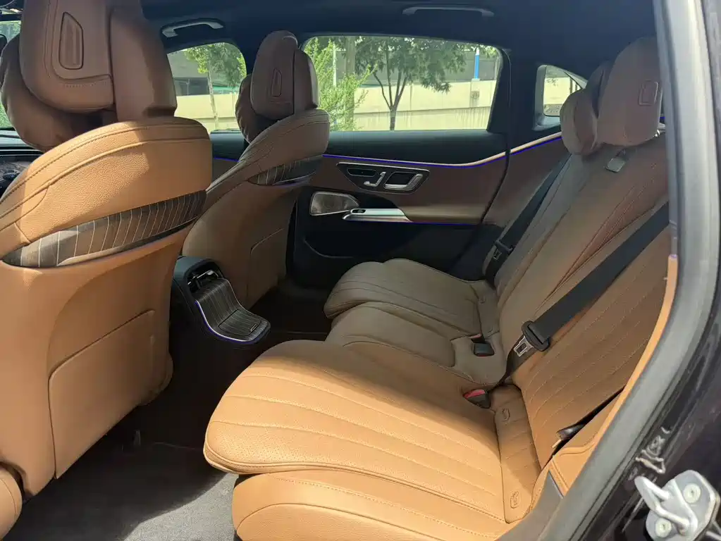 Mercedes-Benz E-Class 2025