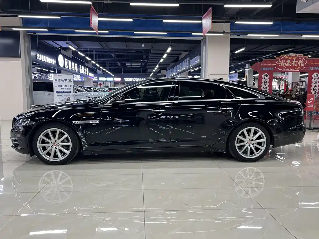 Jaguar XJ 2014 — фото 16