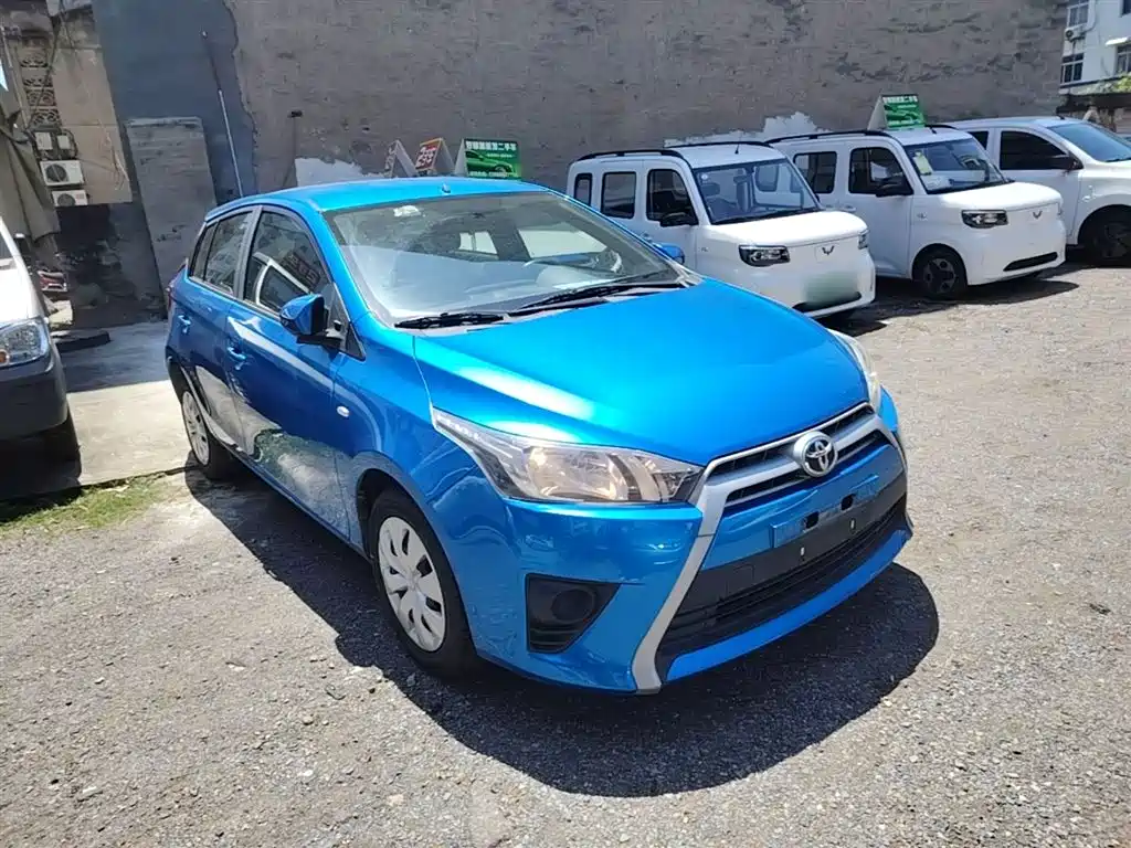 Toyota Yaris L 2015 — фото 4