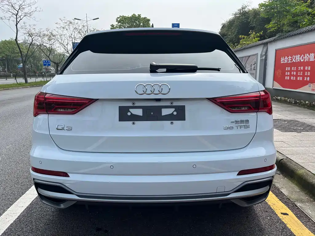 Audi Q3 2022 — фото 12