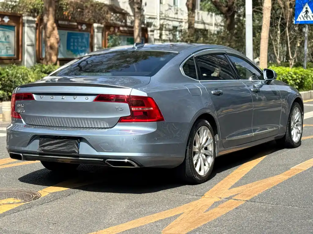 Volvo S90 2018 — фото 21