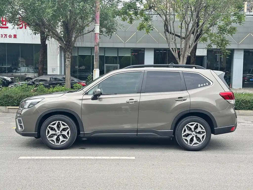 Subaru Forester 2020 — фото 7
