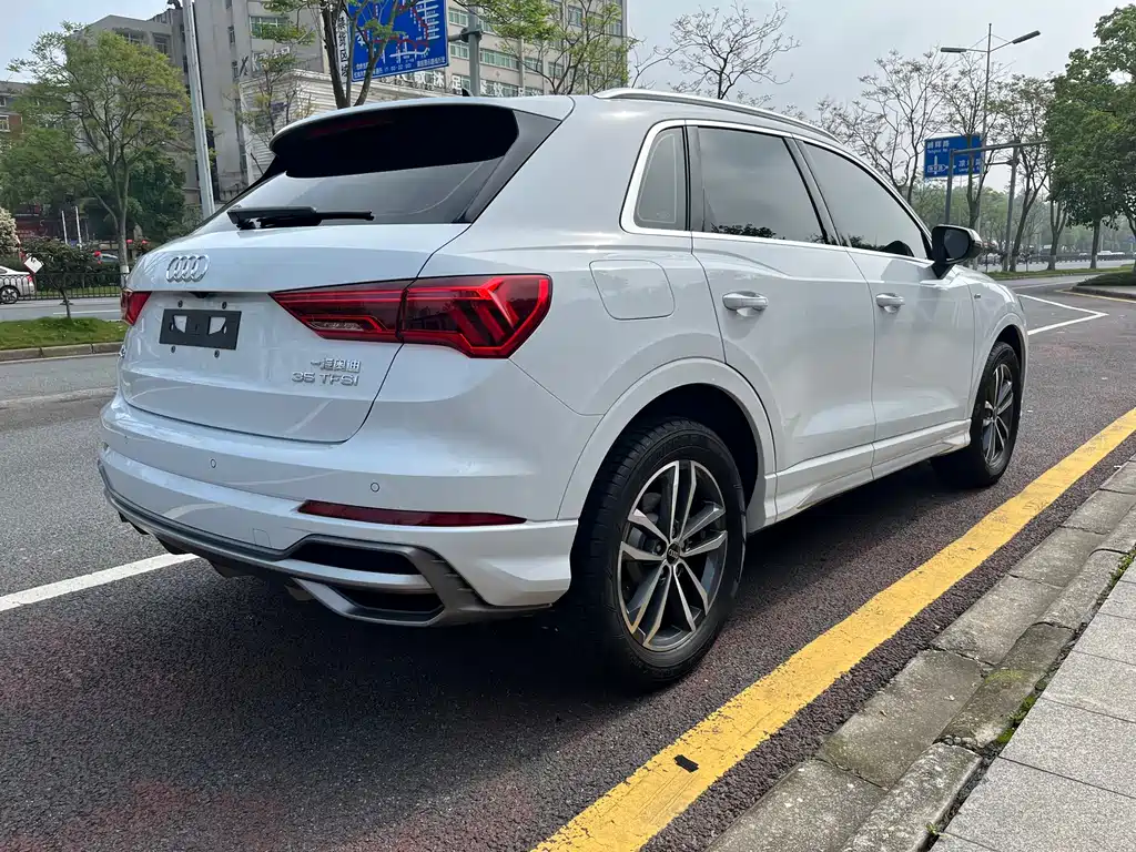 Audi Q3 2022 — фото 13