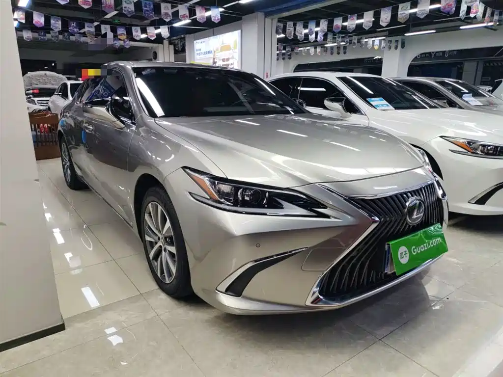 Lexus ES 2020 — фото 4
