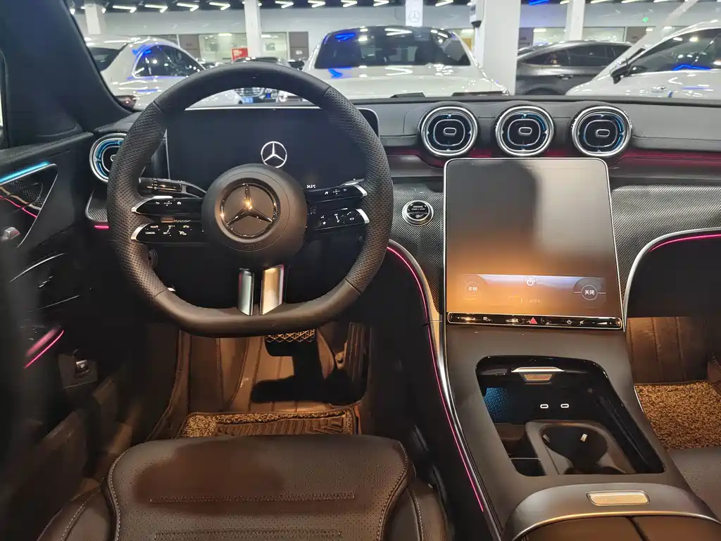 Mercedes-Benz C-Class 2025 — фото 13
