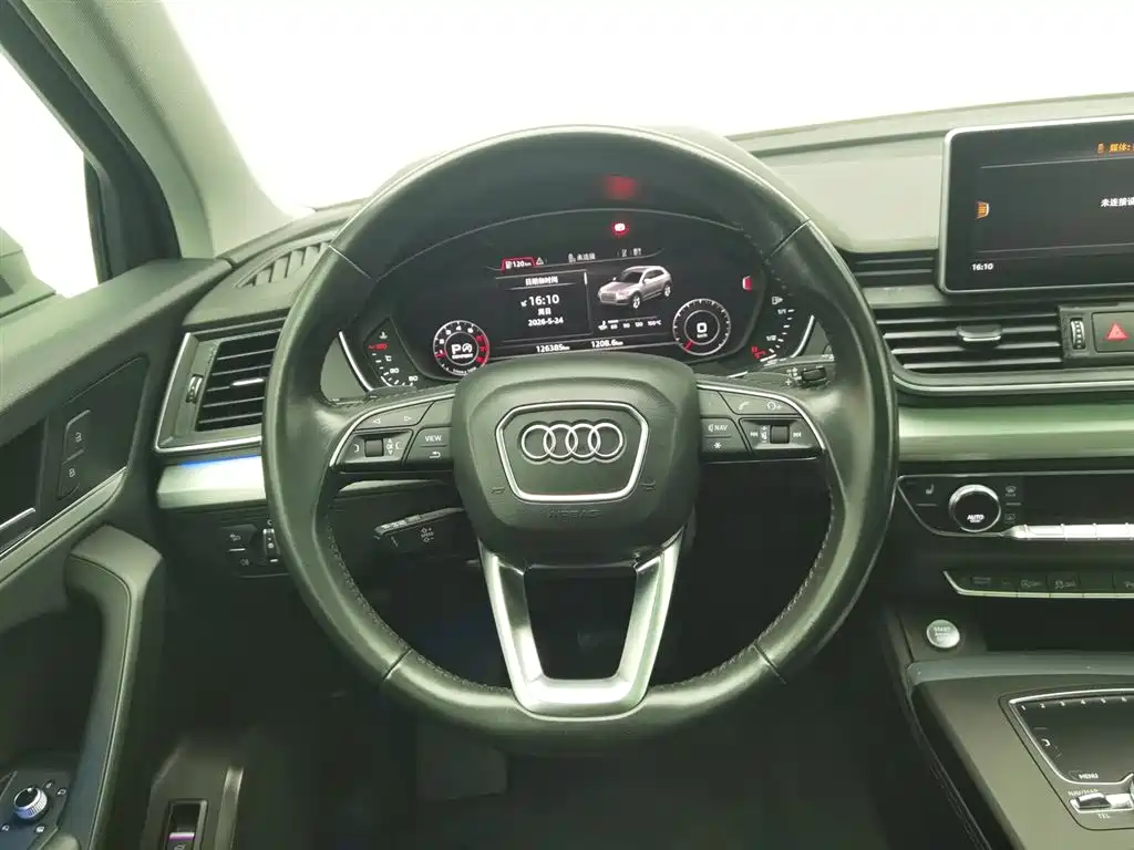 Audi Q5L 2019 — фото 11