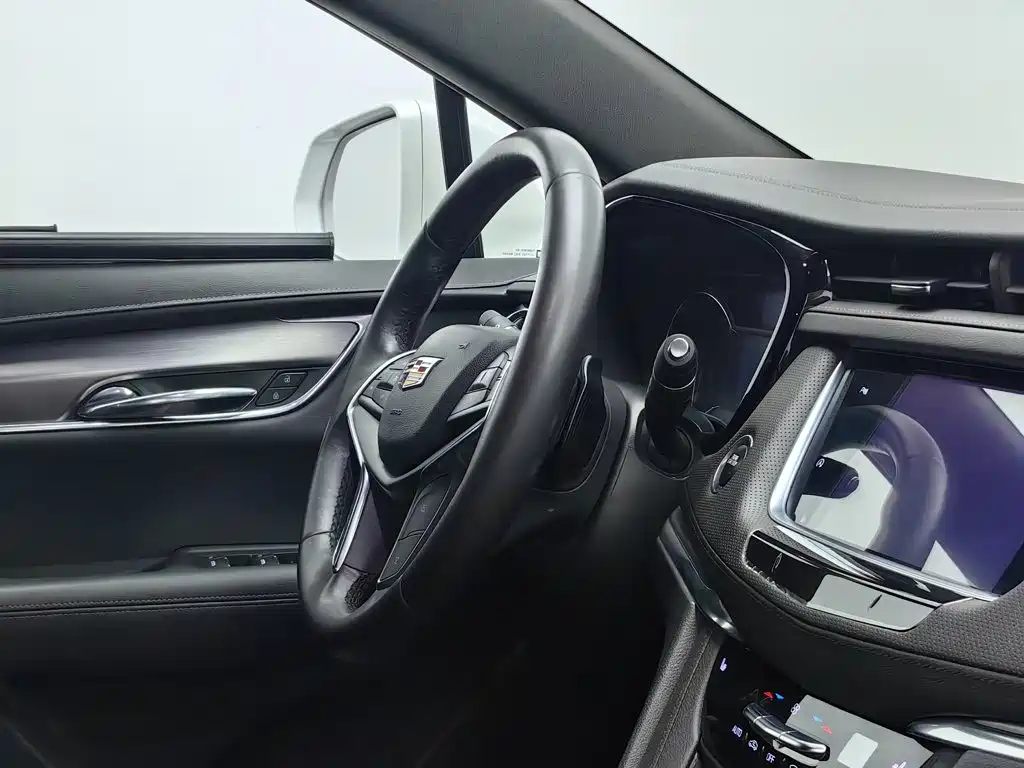 Cadillac XT5 2019 — фото 22