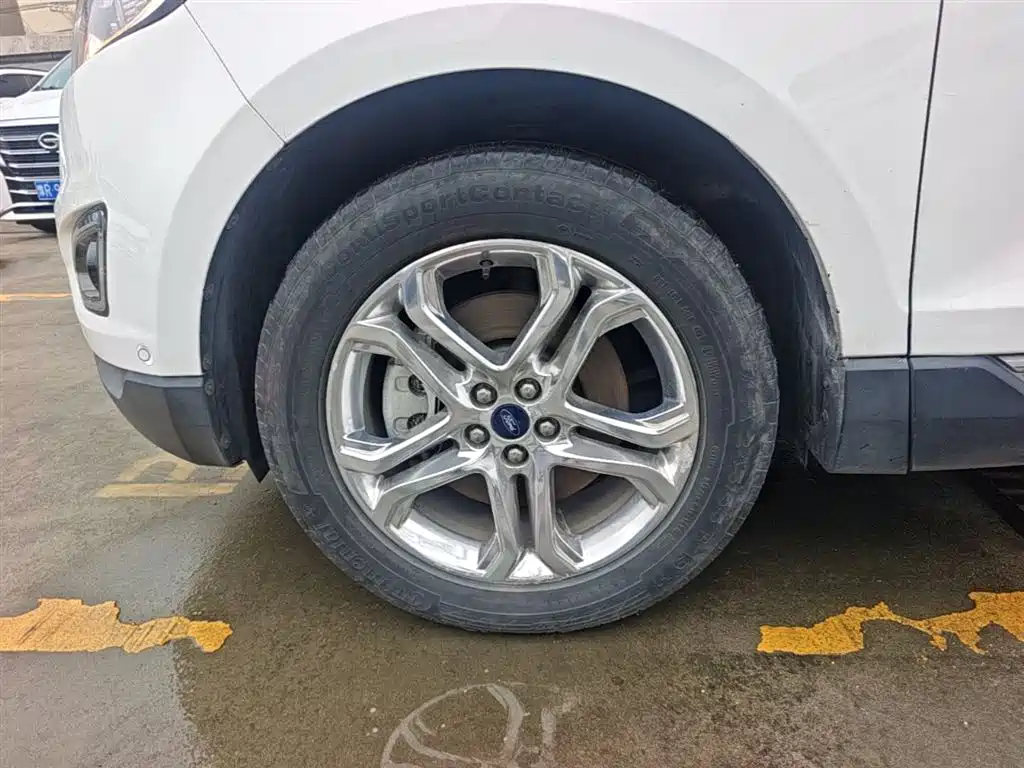 Ford Edge 2015 — фото 23