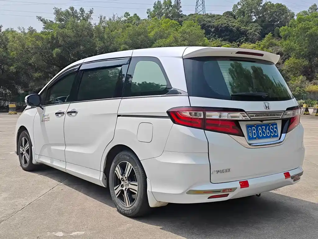 Honda Odyssey 2015 — фото 4