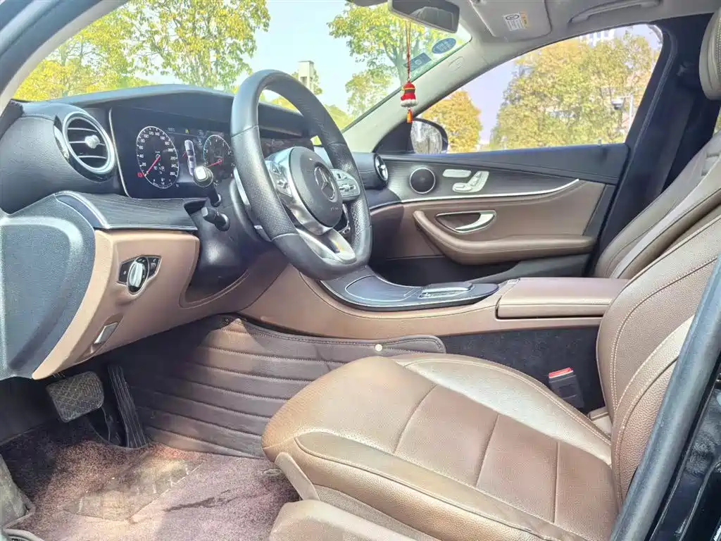 Mercedes-Benz E-Class 2020 — фото 22