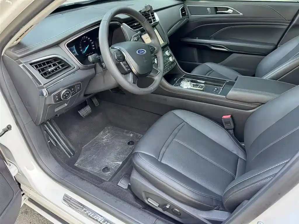 Ford Taurus 2019 — фото 17