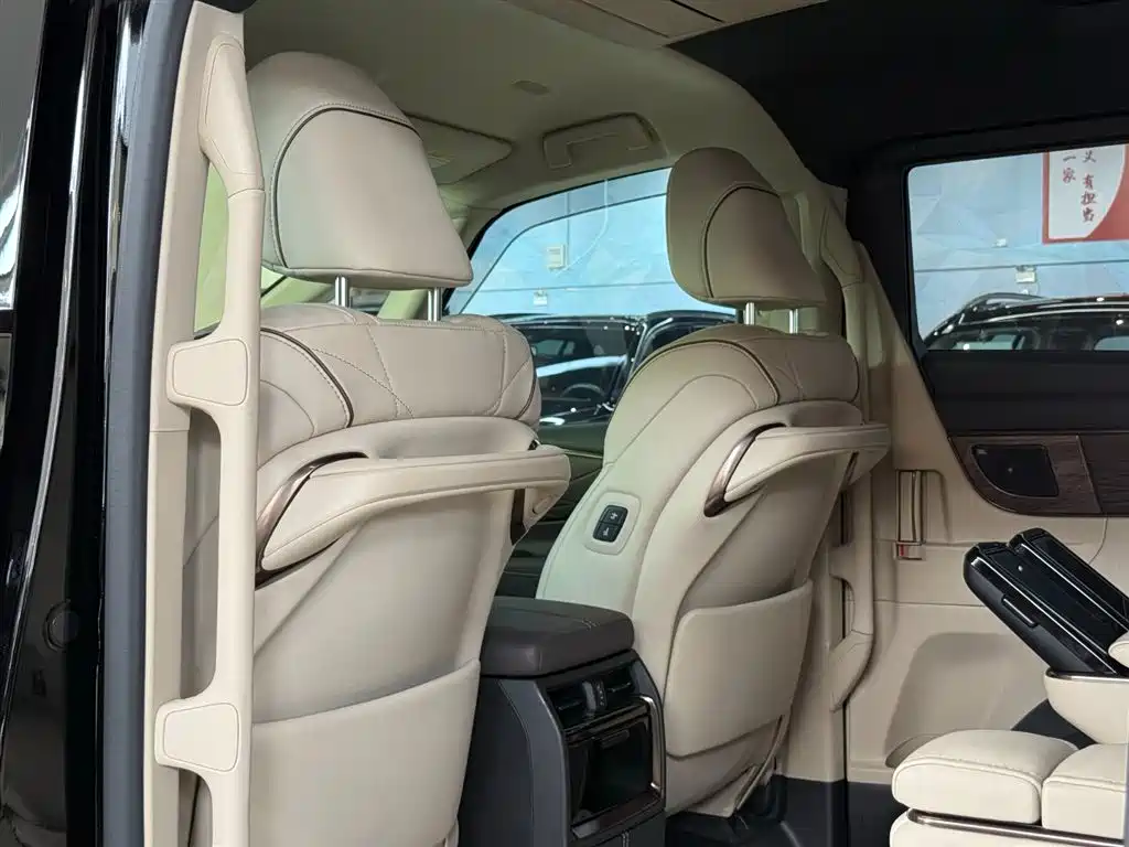 Toyota Vellfire 2025 — фото 17