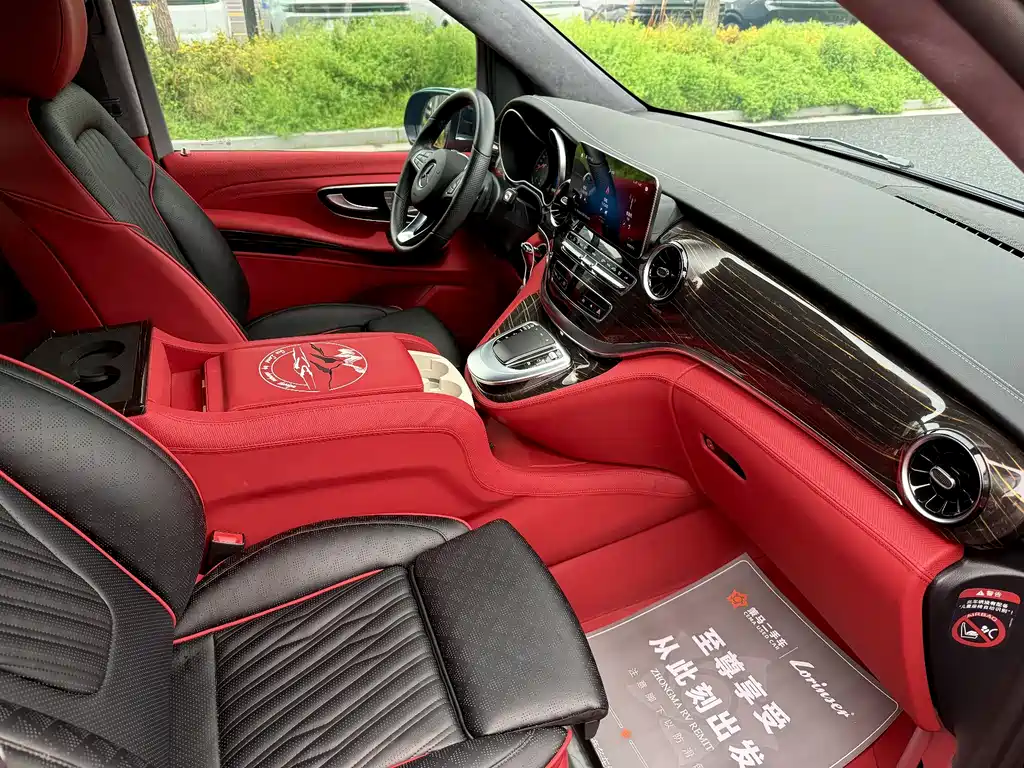 Mercedes-Benz V-Class 2023 — фото 14