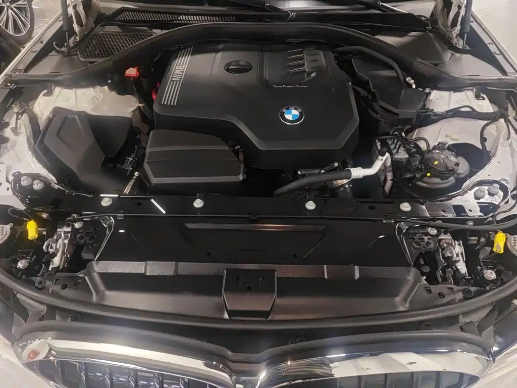 BMW 3 Series 2021 — фото 16