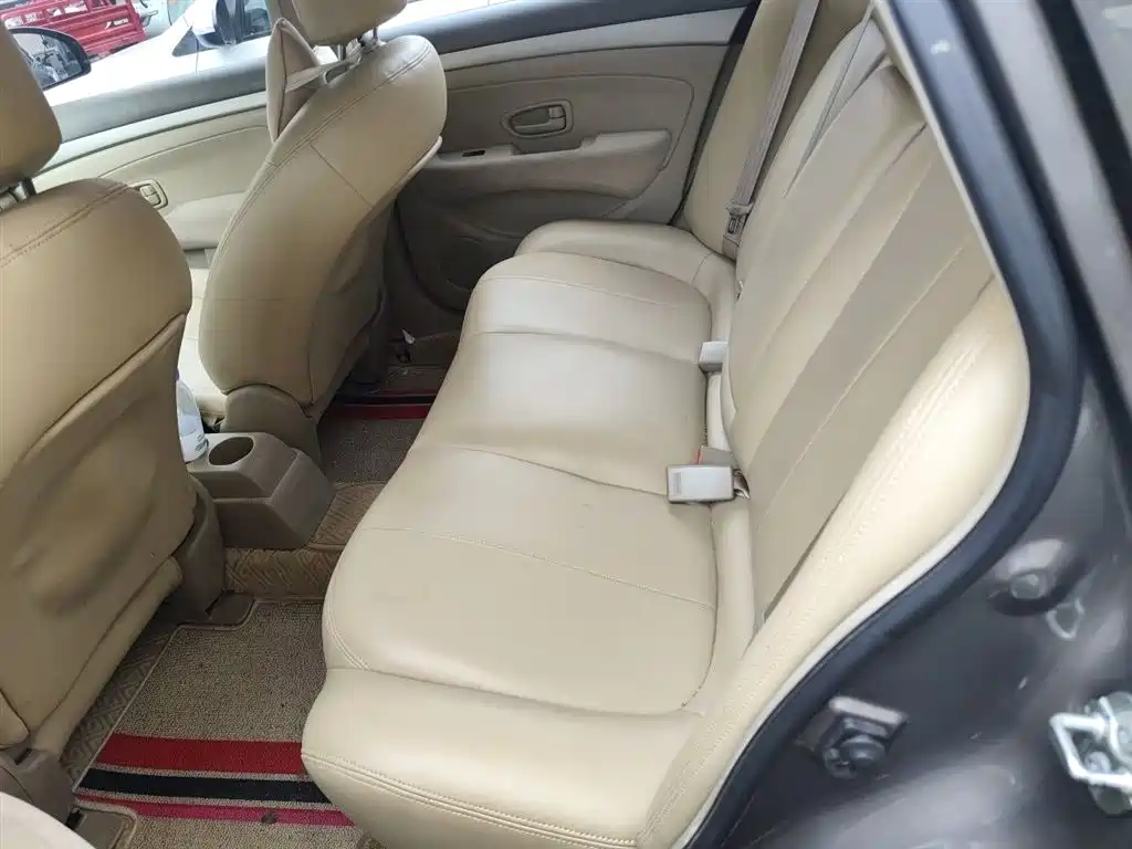 Nissan Sylphy 2017 — фото 15