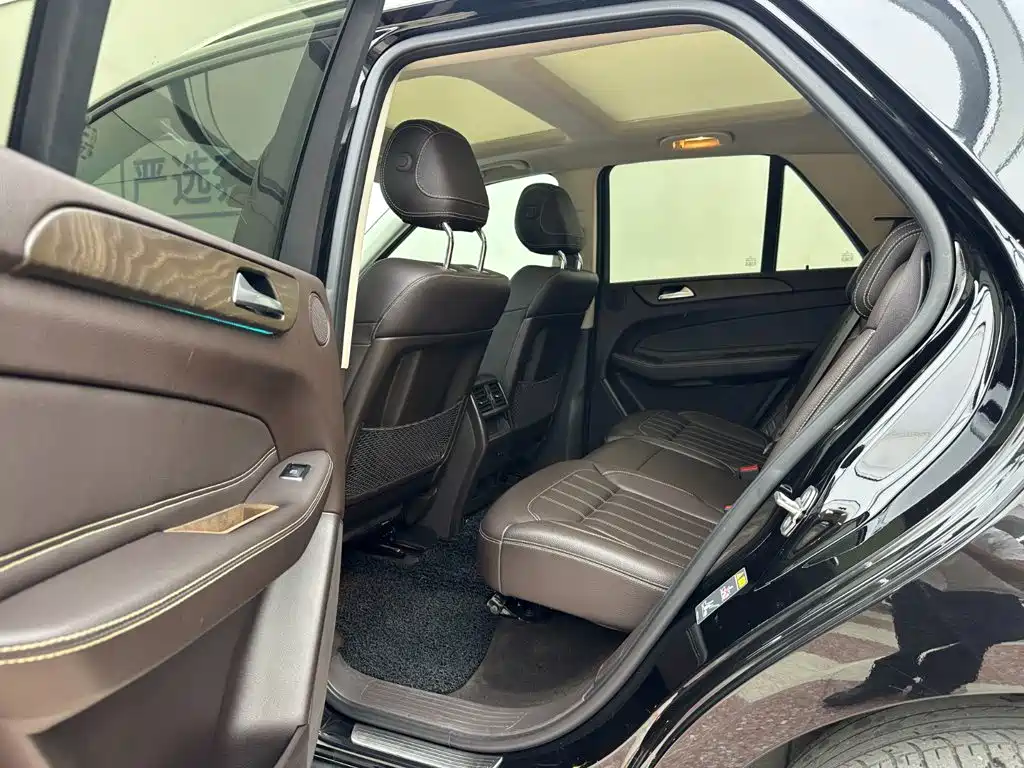 Mercedes-Benz GLE 2018 — фото 25