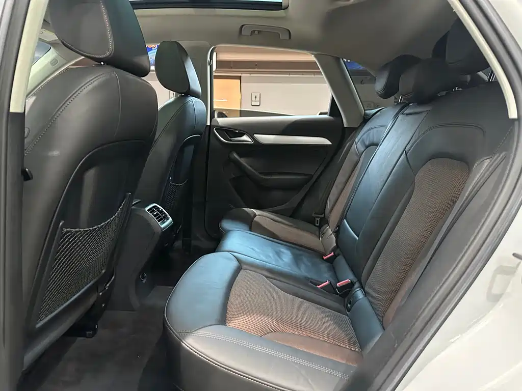 Audi Q3 2019 — фото 12