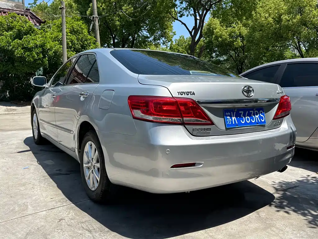 Toyota Camry 2011 — фото 4