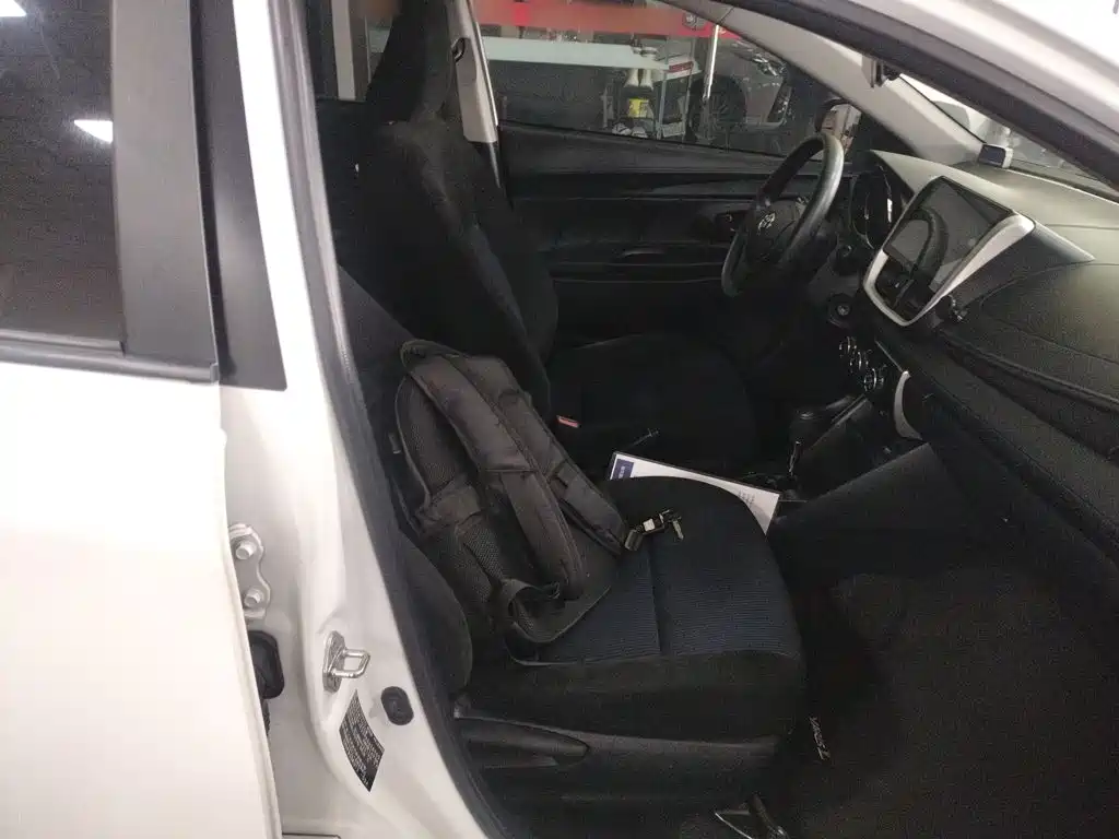 Toyota Yaris L 2019 — фото 22