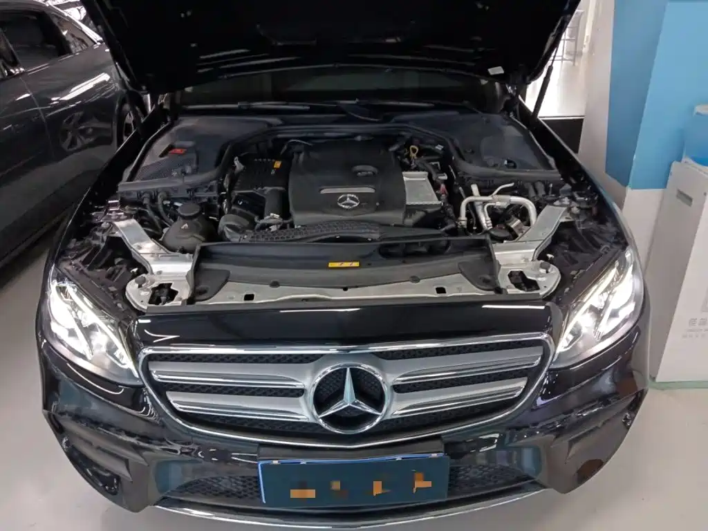 Mercedes-Benz E-Class 2019 — фото 16