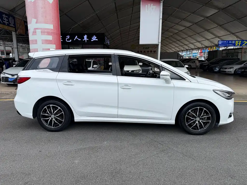 BYD MAX 2018 — фото 13