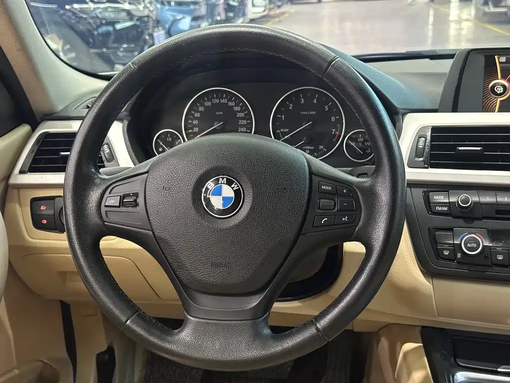 BMW 3 Series 2014 — фото 11
