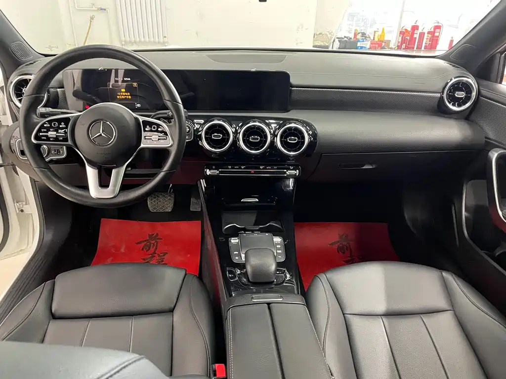 Mercedes-Benz A-Class 2022 — фото 9