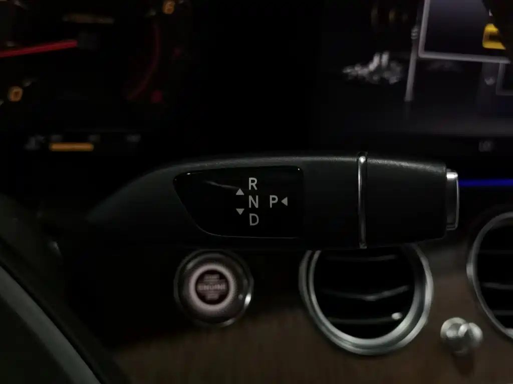 Mercedes-Benz E-Class 2017 — фото 13