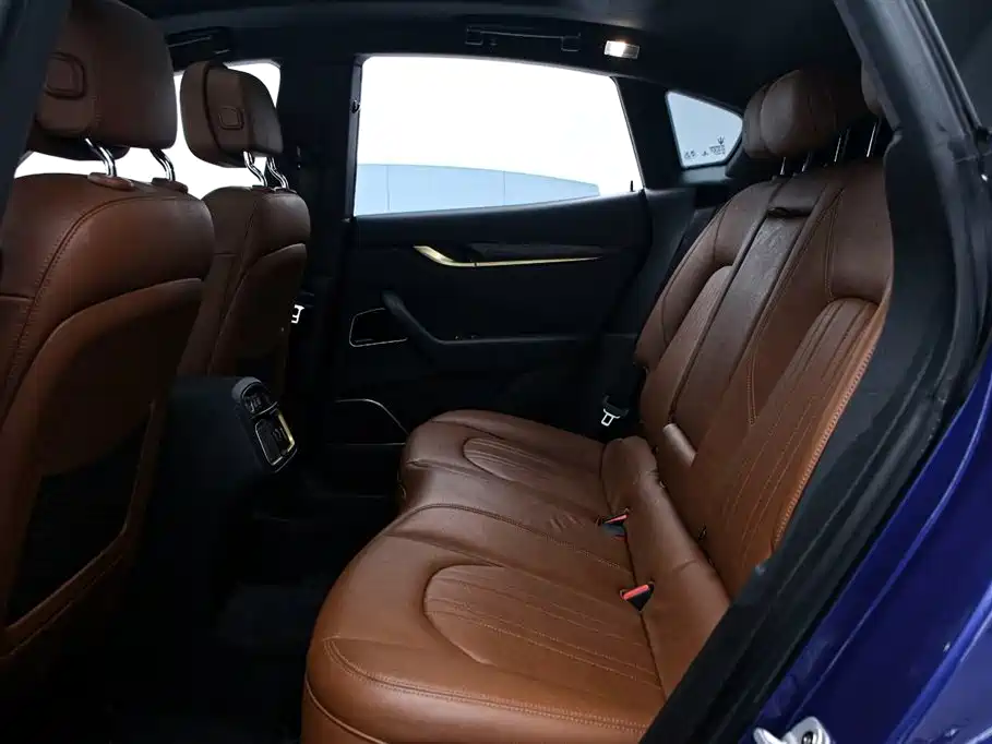 Maserati Levante 2018 — фото 14