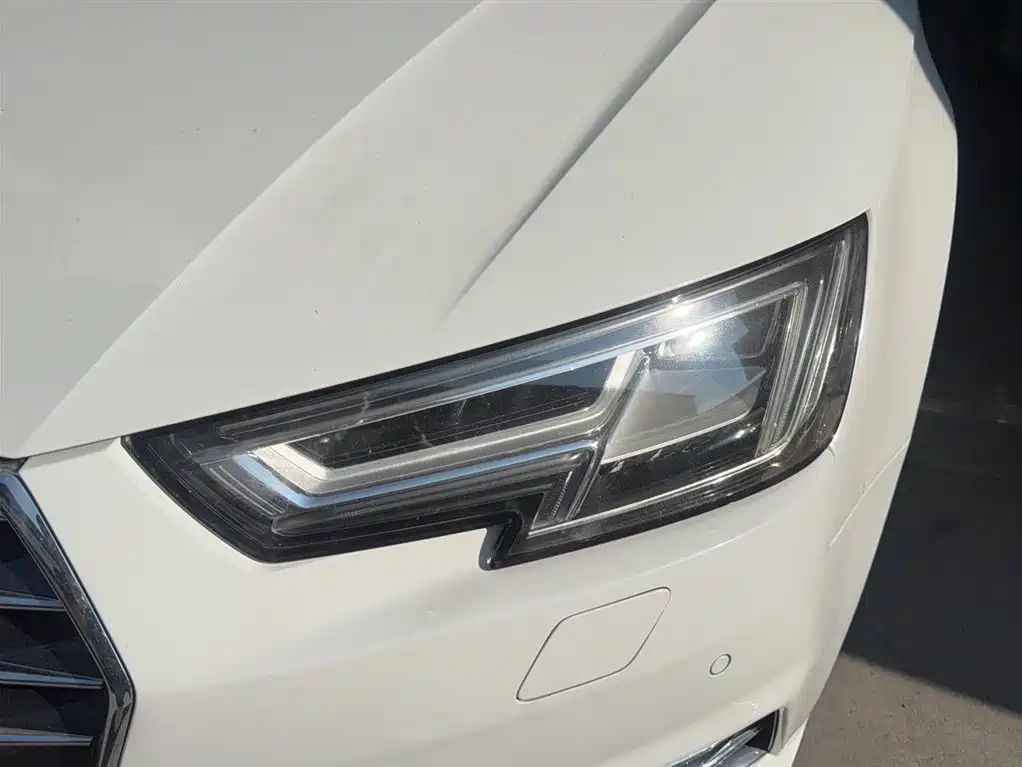 Audi A4L 2017 — фото 3