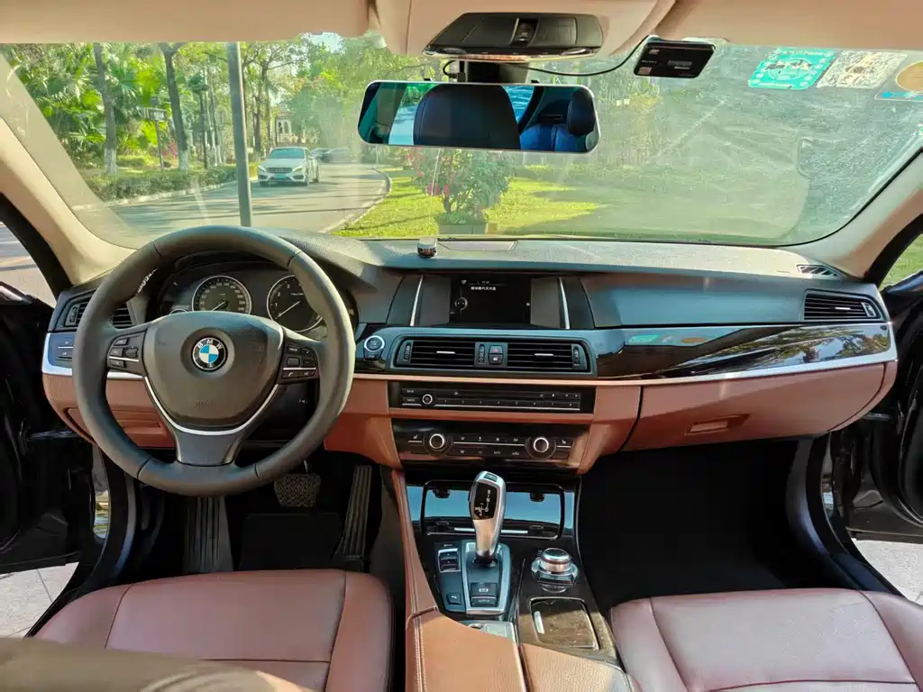 BMW 5 Series 2016 — фото 21