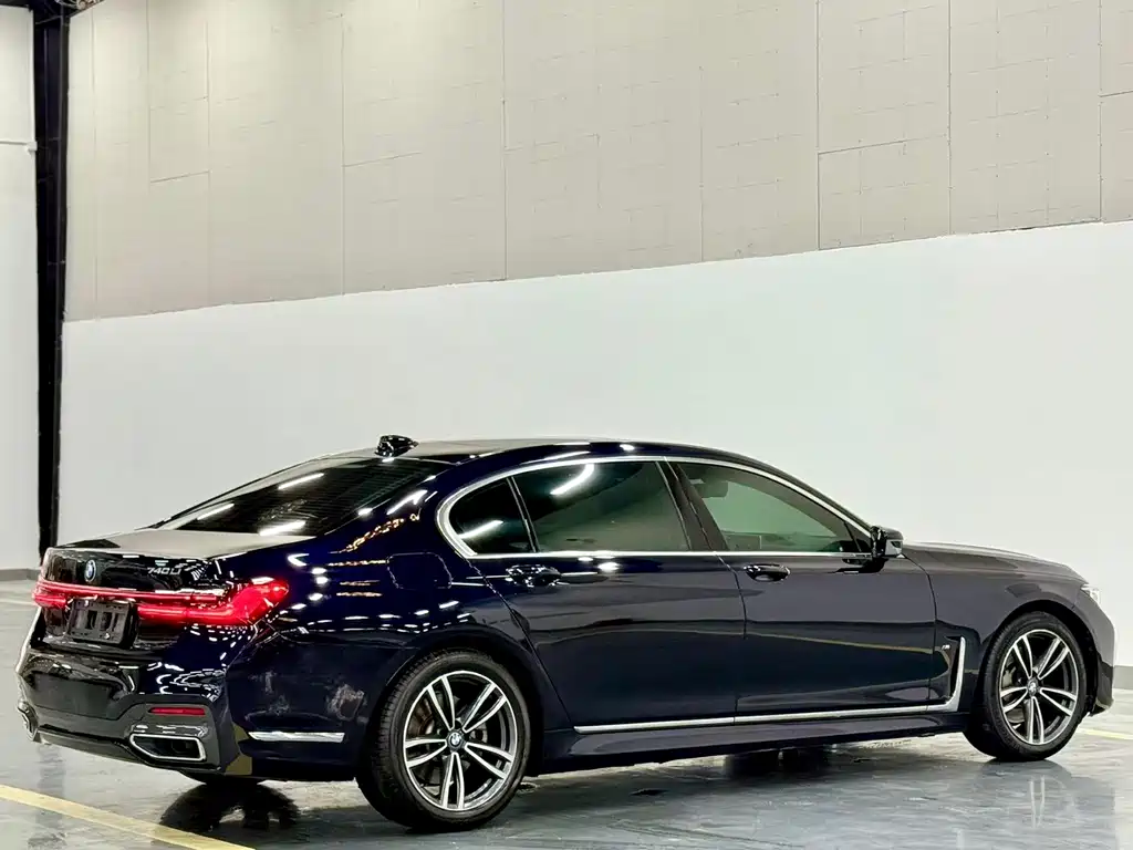 BMW 7 Series 2021 — фото 12
