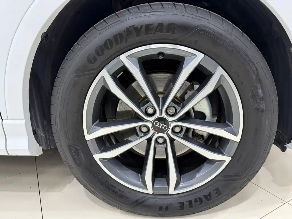 Audi Q3 2023 — фото 23