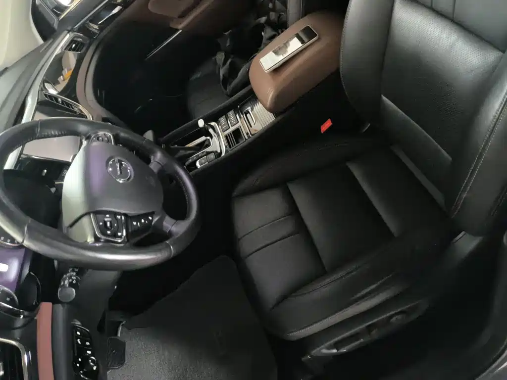 GAC Motor Trumpchi GS8 2017 — фото 11