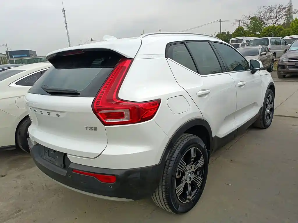 Volvo XC40 2019 — фото 5