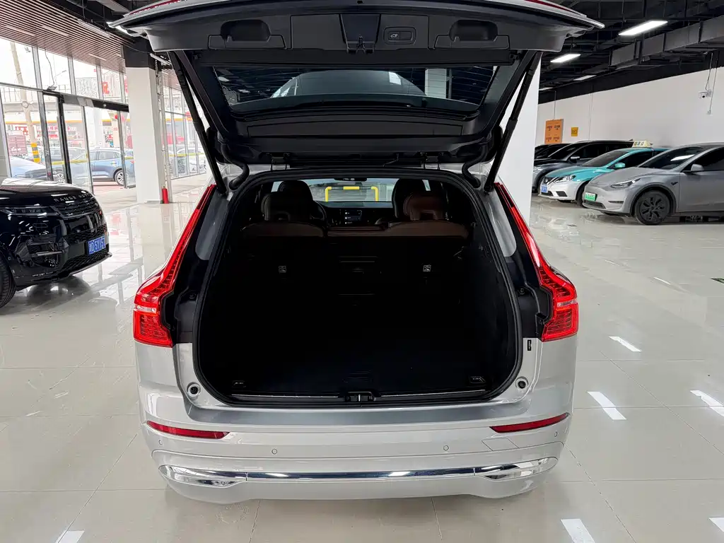 Volvo XC60 2021 — фото 14