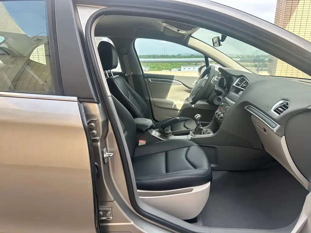 Citroën C4L 2016 — фото 17