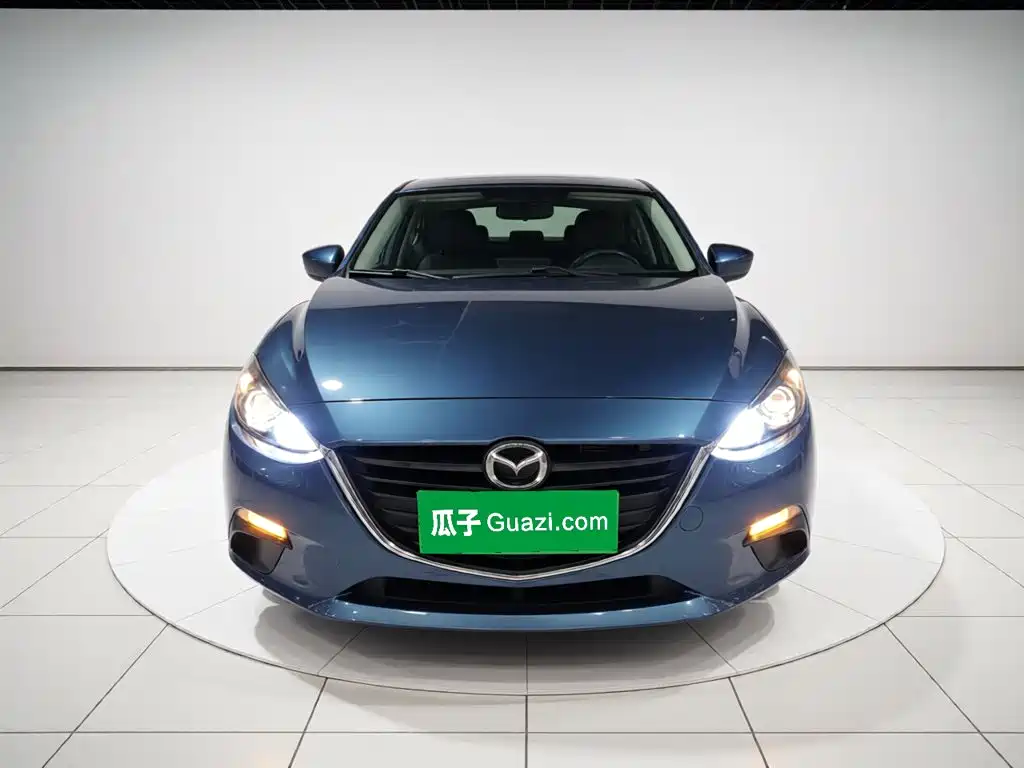 Mazda 3 Axela 2015