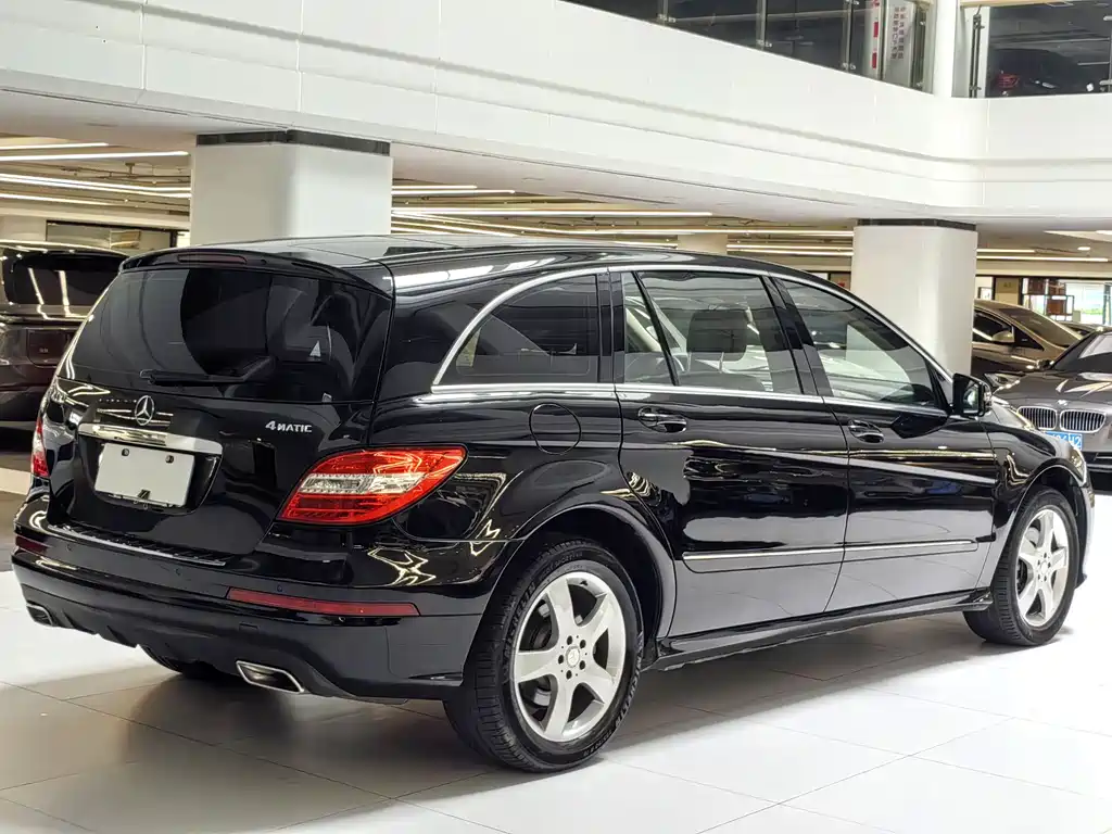 Mercedes-Benz R-Class 2016 — фото 20
