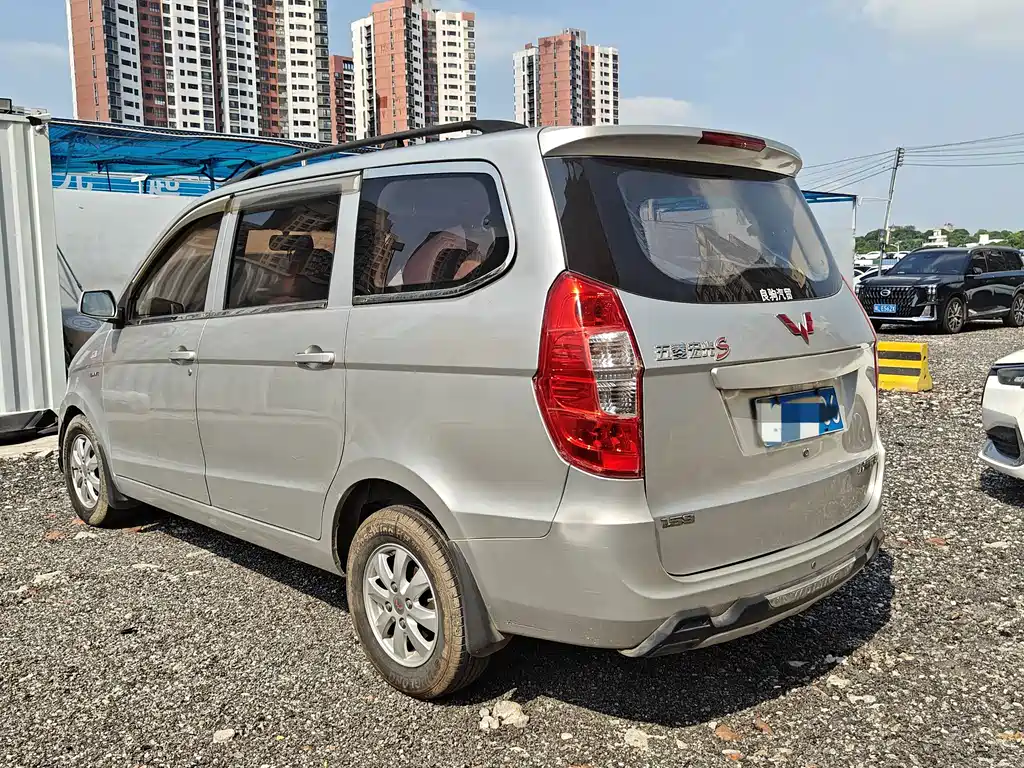 Wuling Hongguang 2015 — фото 4