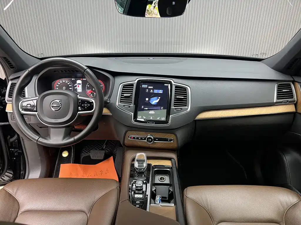 Volvo XC90 2020 — фото 9