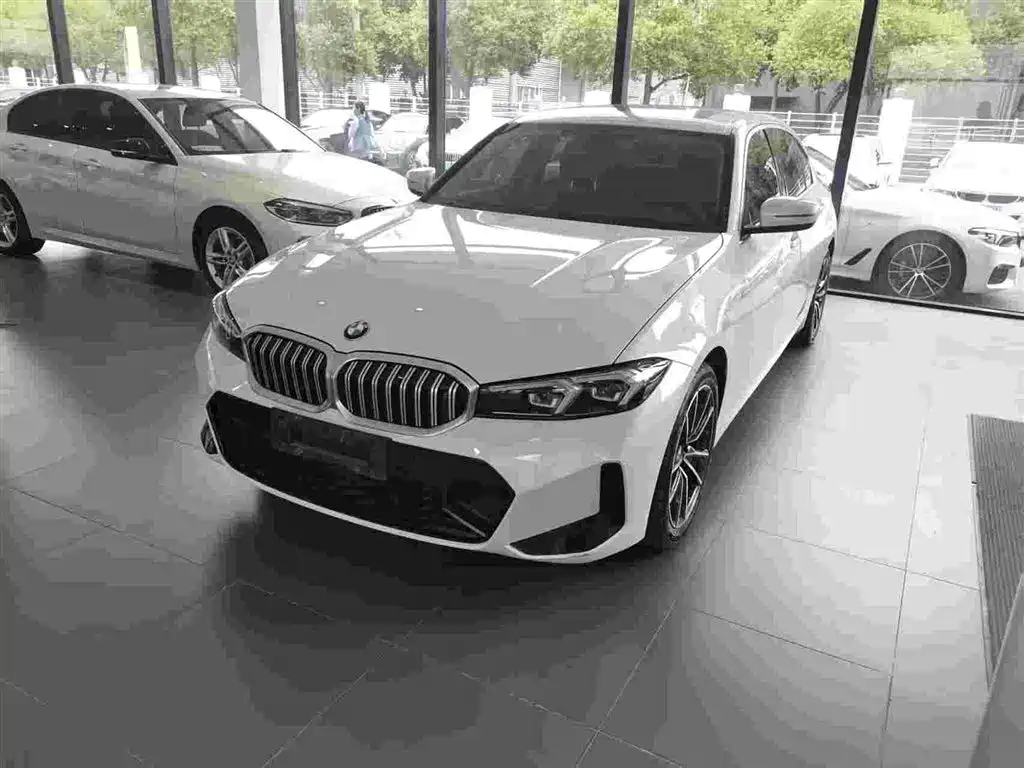 BMW 3 Series 2023 — фото 1