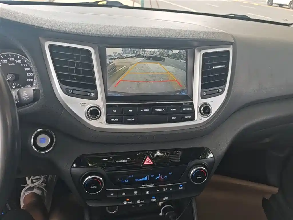 Hyundai Tucson 2017 — фото 13